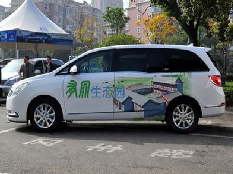 灵山户外车贴喷绘如何保持效果?